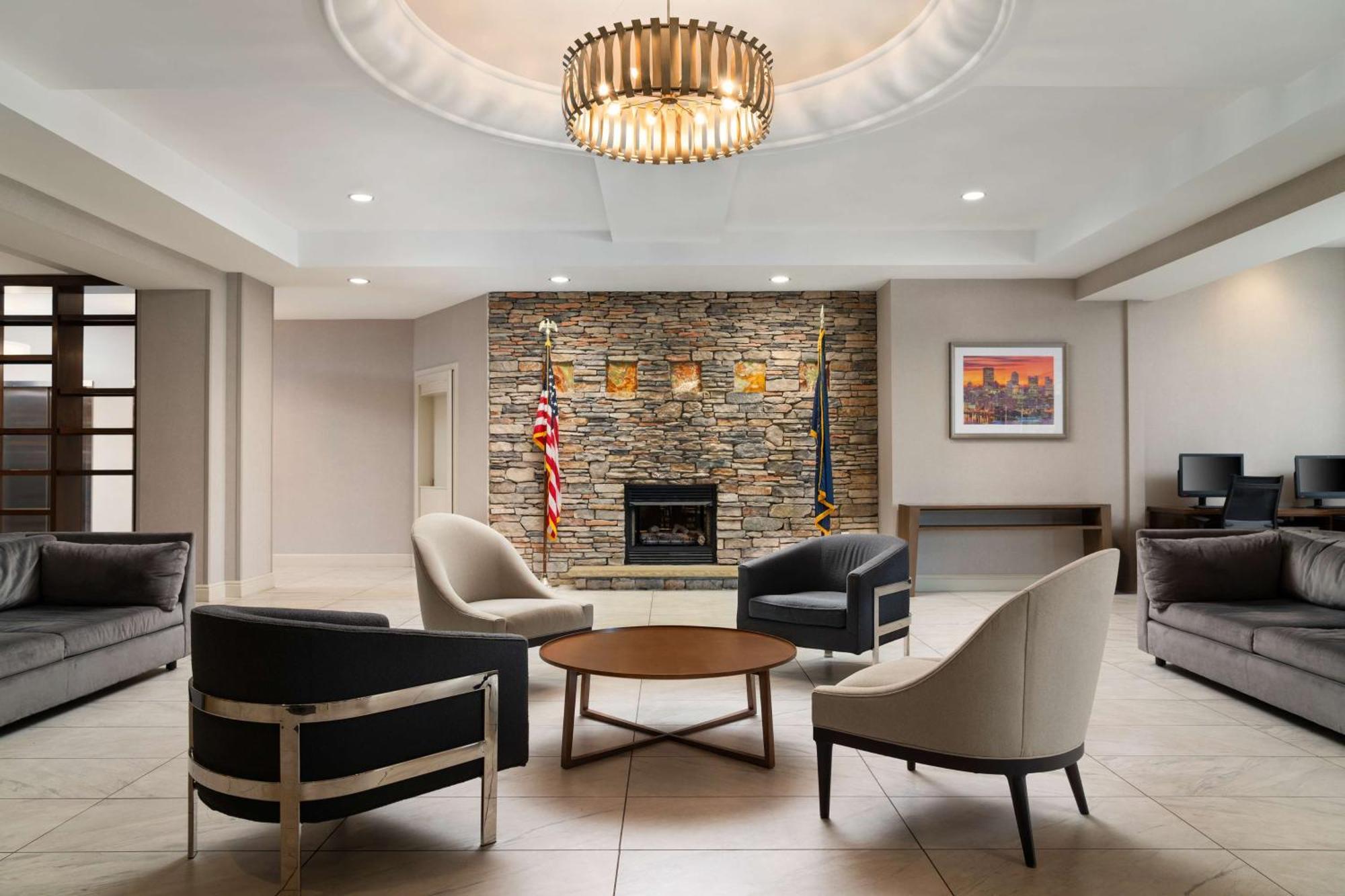 Готель Doubletree By Hilton Pittsburgh Airport Moon Township Екстер'єр фото