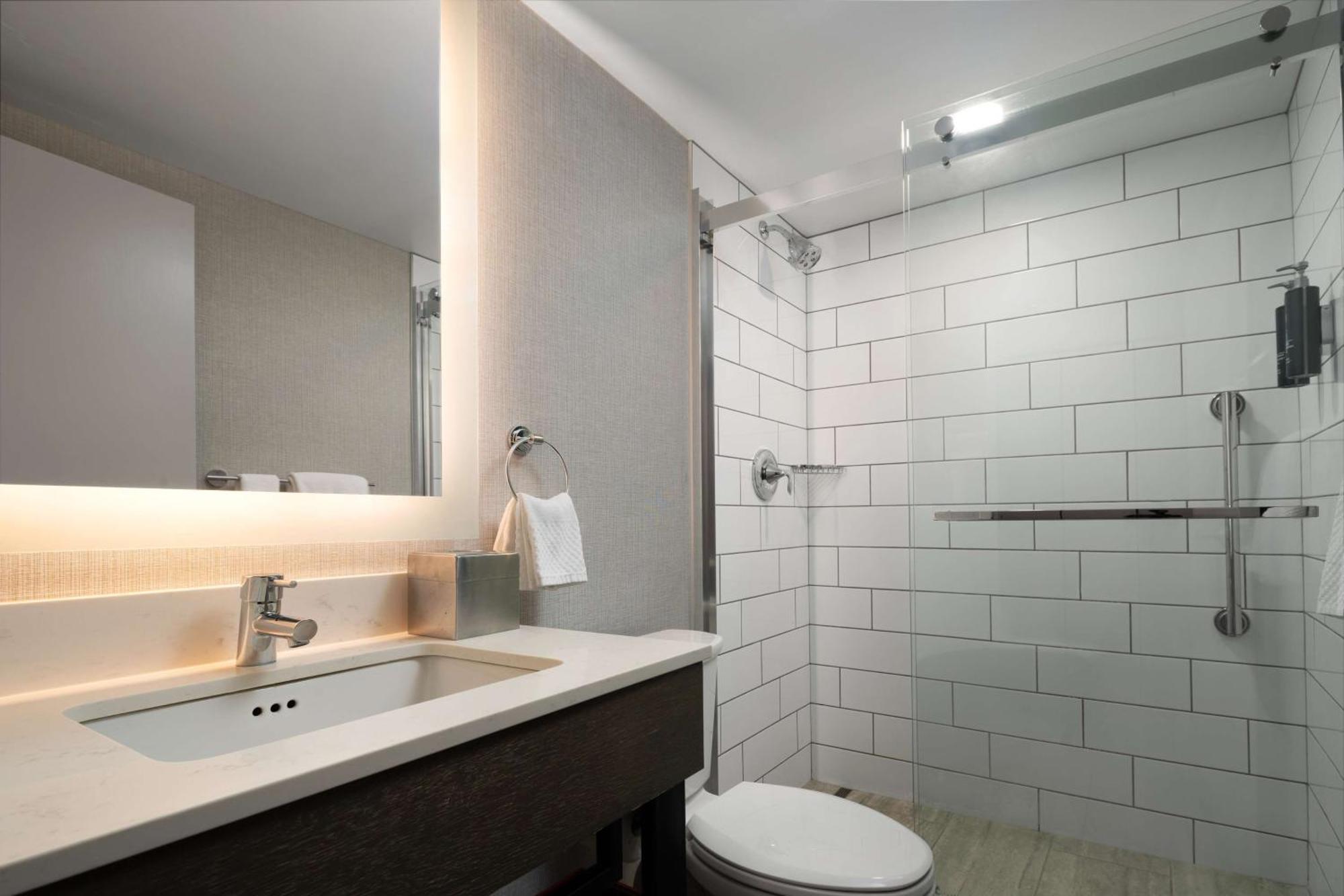 Готель Doubletree By Hilton Pittsburgh Airport Moon Township Екстер'єр фото