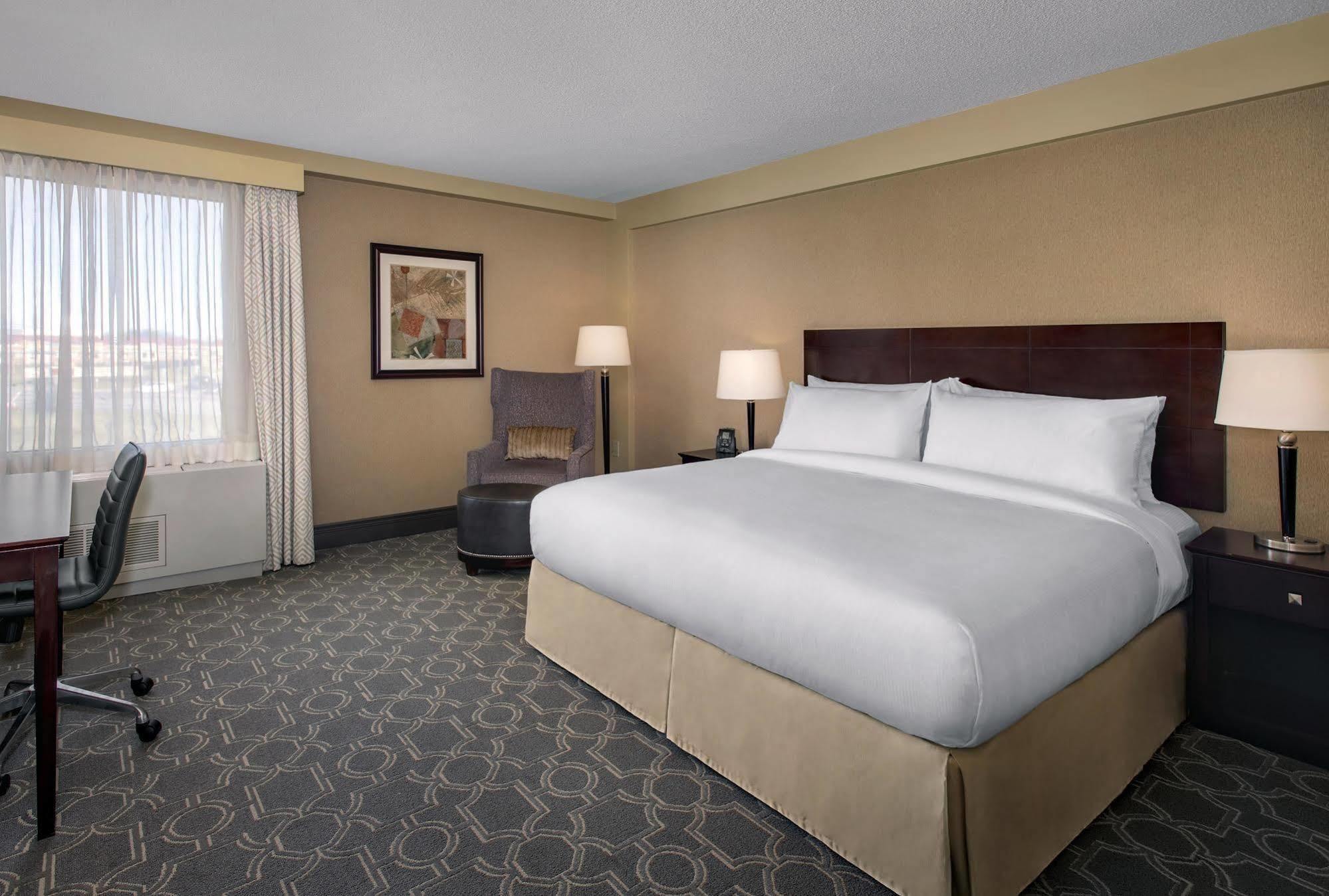 Готель Doubletree By Hilton Pittsburgh Airport Moon Township Екстер'єр фото